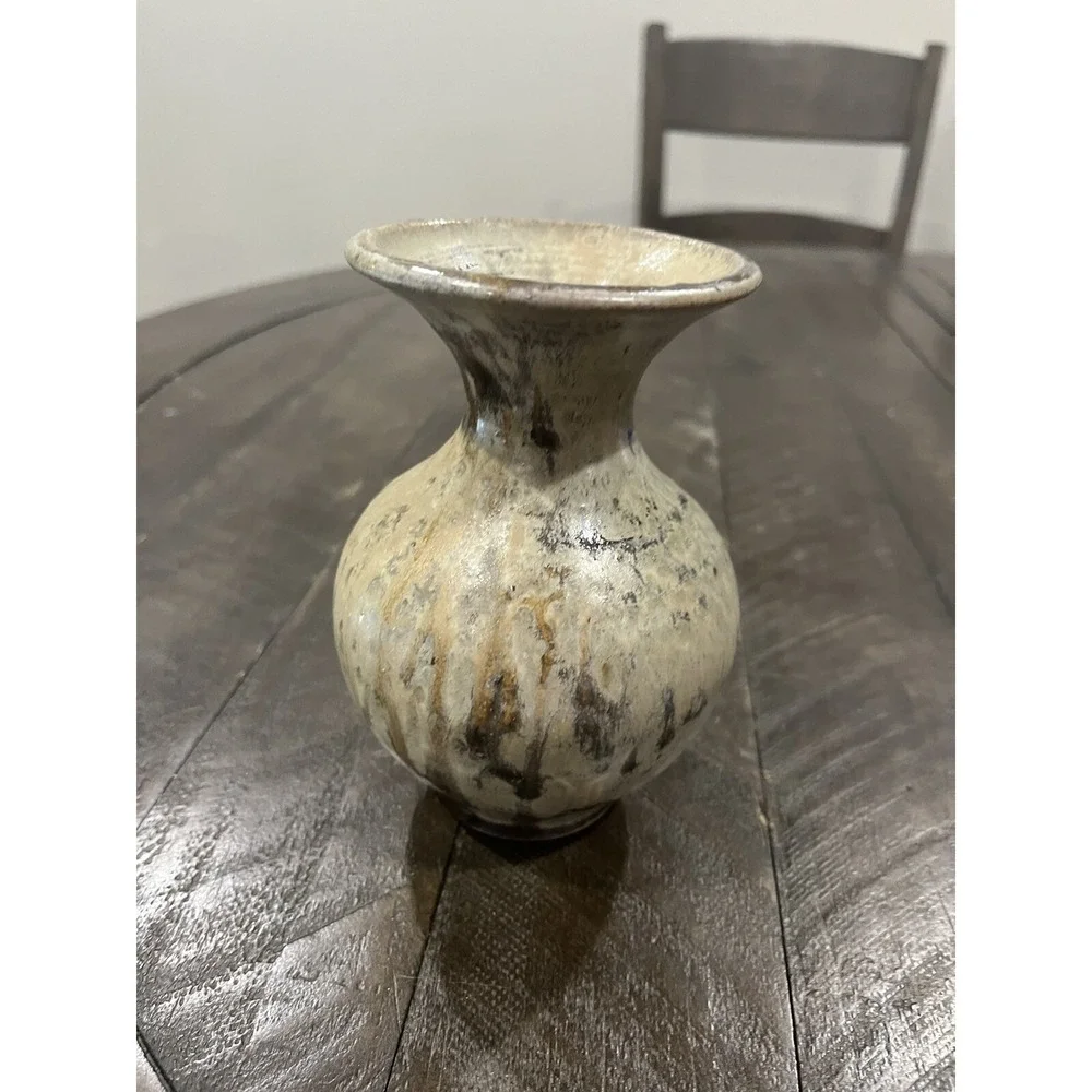 Dempsey Carpenter Stoneware Fluted Vase Tan Grey Speckled Glaze Signed 5.5